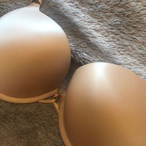 Victoria’s Secret Push-up ‘Bomb Shell’ BRA